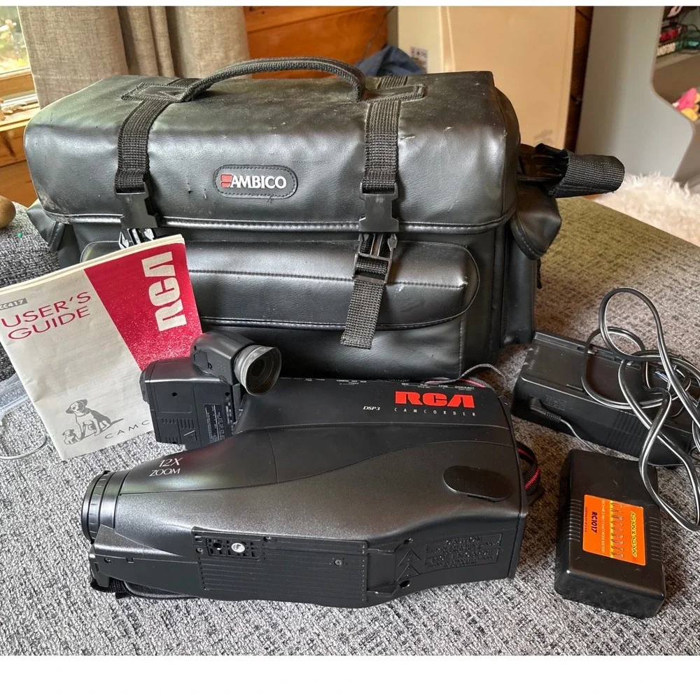RCA DSP3 Camcorder CC417 Vintage VHS Video Camera Bundle Ambico Bag 12x Zoom